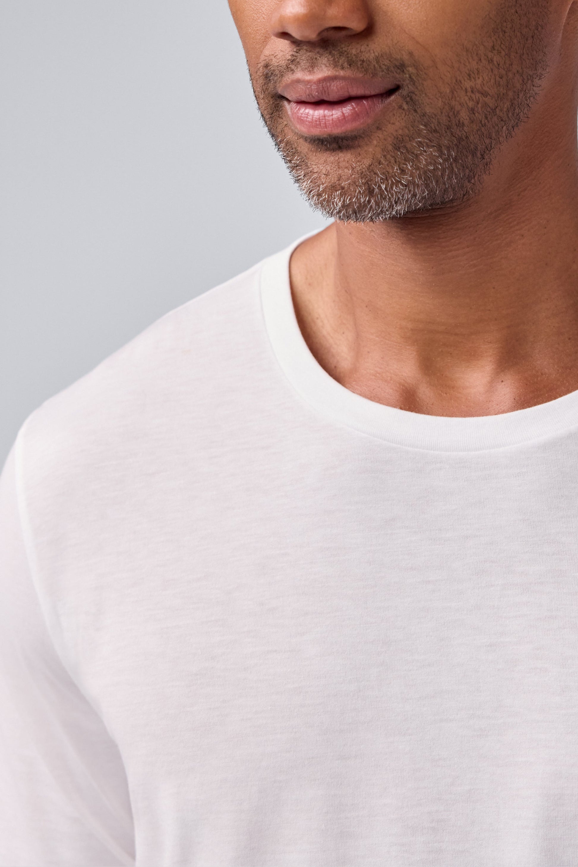 Detailed view of Pima long sleeve T-shirt in Bright White
